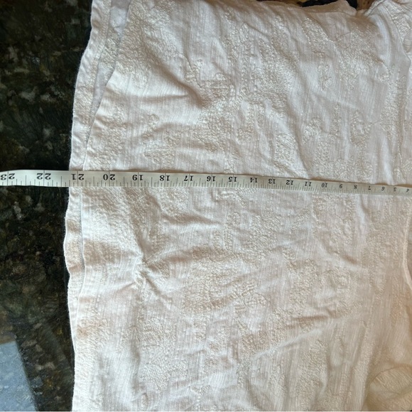 ADiva white embroidered short sleeve crewneck. Classic white T with a flare. XL - Picture 9 of 11